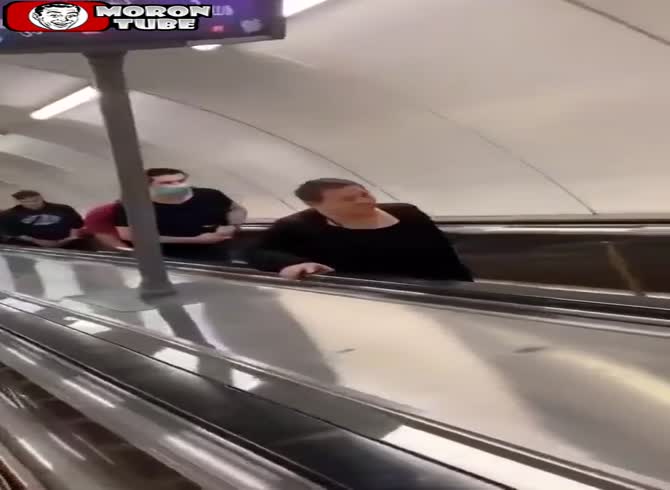 Video :Making metro passengers smile
